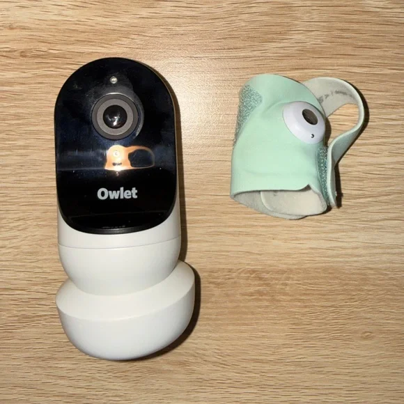 Owlet Video Monitor with White and Black Design - Picture 4 of 4